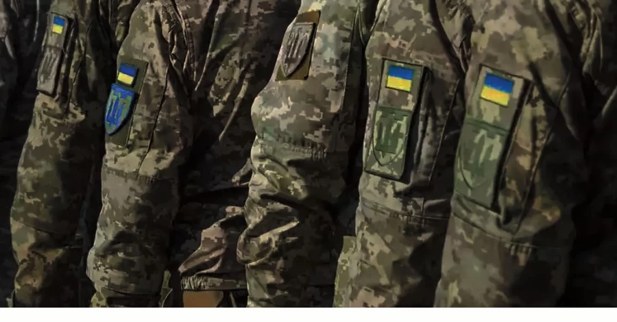 Во Львовской области мужчина с топором напал на военного ТЦК