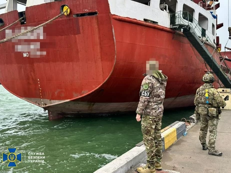 В Одесі затримали африканське судно, яке перевозило вкрадене зерно для Росії