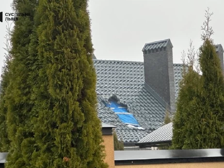 На Львівщині дрон влучив у будинок підприємців, поліція розслідує замах на вбивство