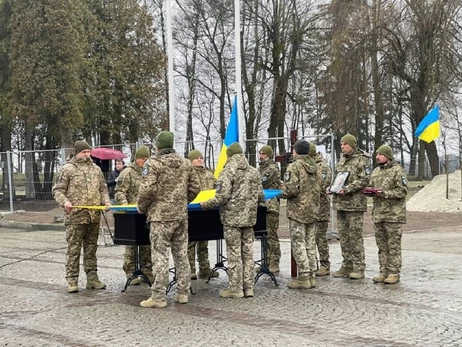 У Львові вперше поховали загиблого захисника України на колишньому Пагорбі слави