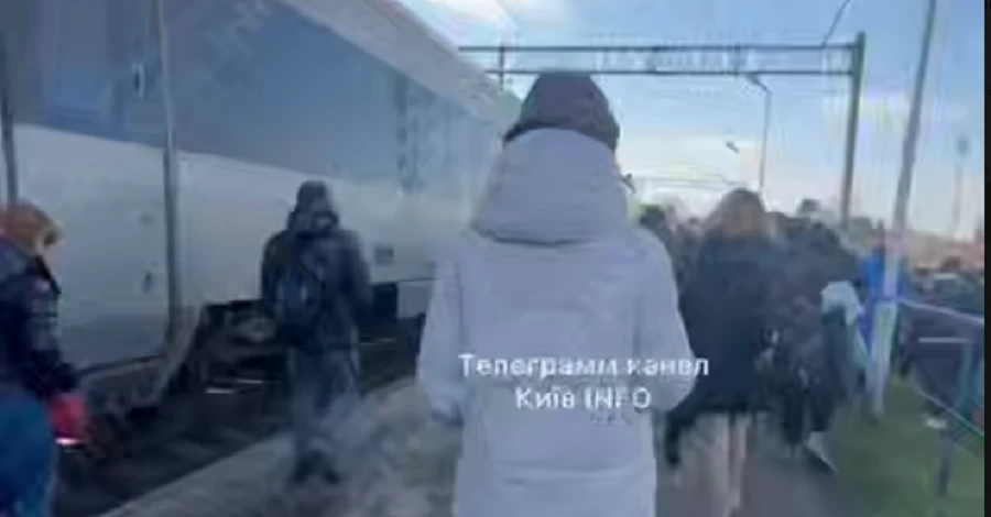 Массовое заминирование украинских поездов - взрывчатку ищут в трех поездах