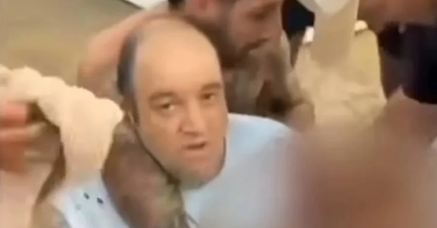 У Ахмеда аль-Ахмеда, який знешкодив стрілка в Австралії, два поранення, його прооперували  