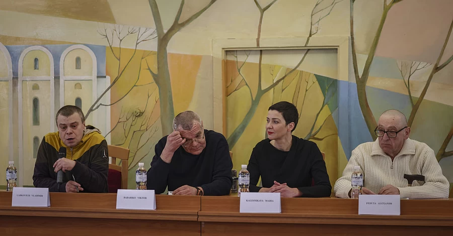 “Слушать многое невыносимо”: как в сети реагируют на заявления Бабарико и Колесниковой