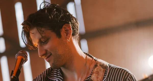 Пилип Коляденко зізнався, що викладає у школі та має бронювання