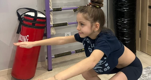 7-летняя Милана Дулогло из Одессы установила рекорд Украины по приседаниям