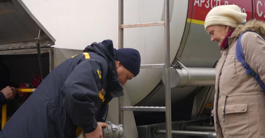 В Одесі без світла залишається понад 430 тисяч абонентів, воду підвозять автоцистернами 