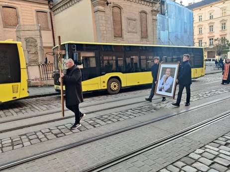 Під час загальноміського прощання зі Степаном Гігою у Львові сурмач заграв мелодію 