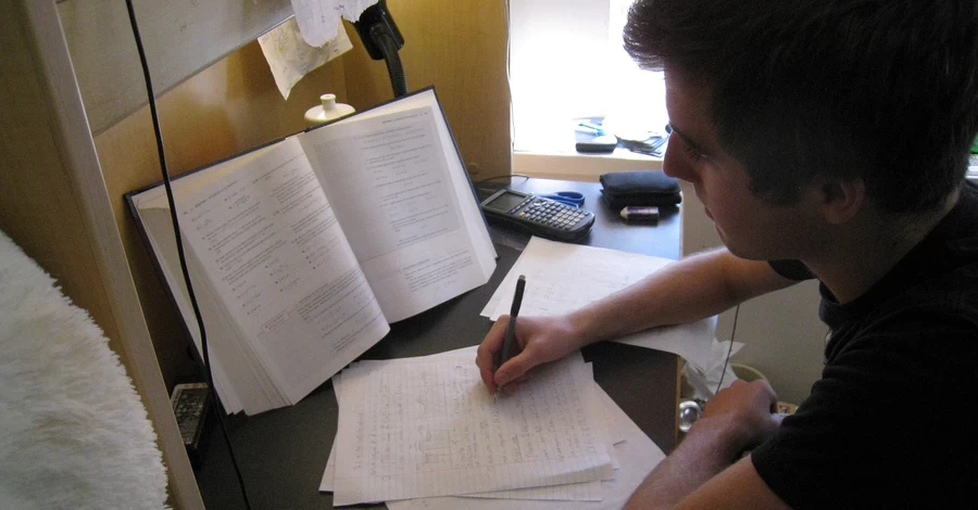 «Нулевой курс» для поступающих в вузы: кому он поможет и за что его критикуют