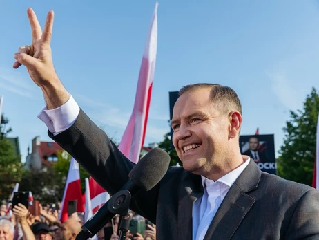 Навроцкий подписал закон, регулирующий получение карт CUKR для украинцев