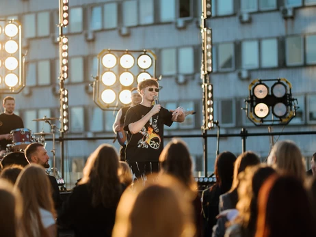 Хіт «Смарагдове небо» став саундтреком української комедії