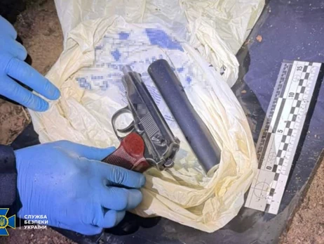 Правоохоронці знайшли пістолет Макарова з глушником, з якого вбили Парубія