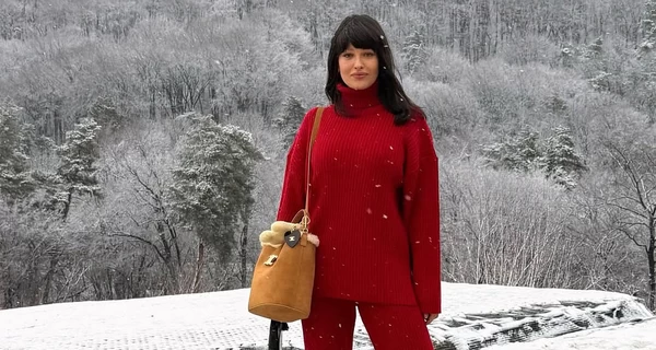 Зіркові ялинки: у Астаф’євої – іграшки з родинної колекції, у Нікітюк – розписані вручну