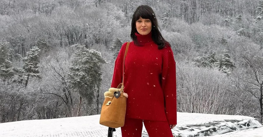 Зіркові ялинки: у Астаф’євої – іграшки з родинної колекції, у Нікітюк – розписані вручну