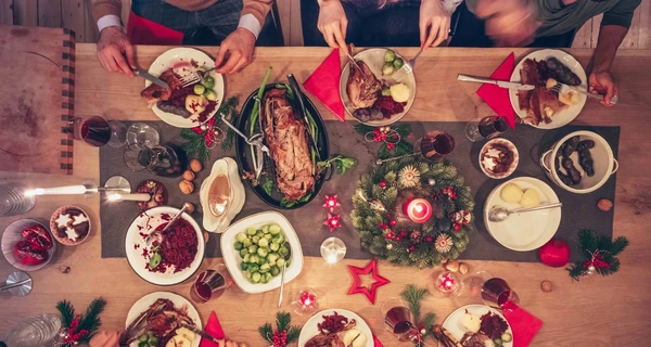 Різдвяний стіл по-європейськи: готуємо коропа по-чеськи і німецький штолен