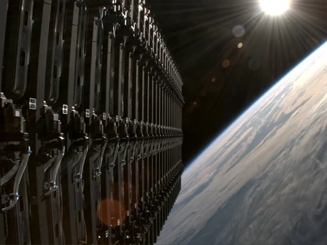 Супутник SpaceX зазнав аномалії на орбіті і падає на Землю