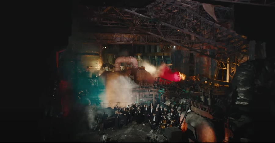 На одній із зруйнованих ТЕС зіграли легендарний «Щедрик» 