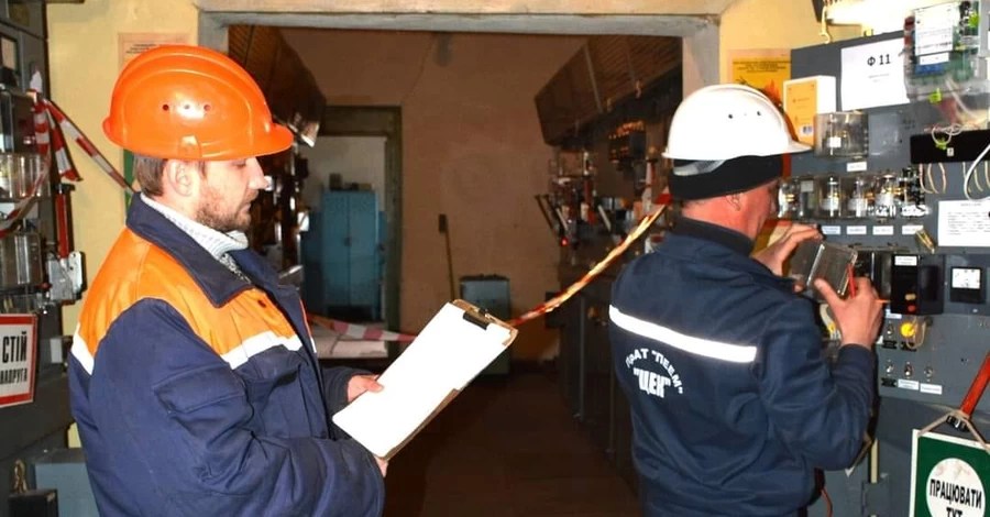 Жители Днепра напали на бригаду энергетиков из-за отключения электричества