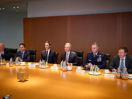 У США працюють делегації України та Росії, але окремо