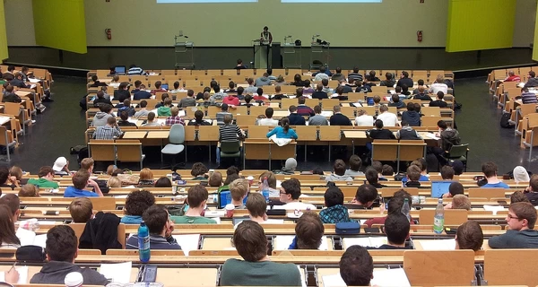 В Минобразования рассказали, сократилось ли число абитуриентов после открытия границ для мужчин 18-22 лет