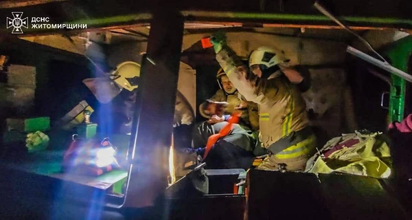 Железнодорожников, пострадавших в результате атаки РФ в Коростене, доставят в киевскую больницу