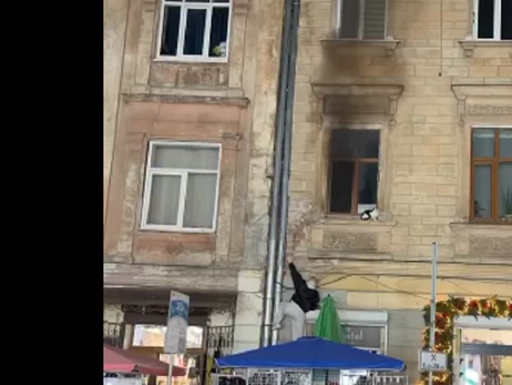 Во Львове парень спас кота во время пожара в квартире на втором этаже