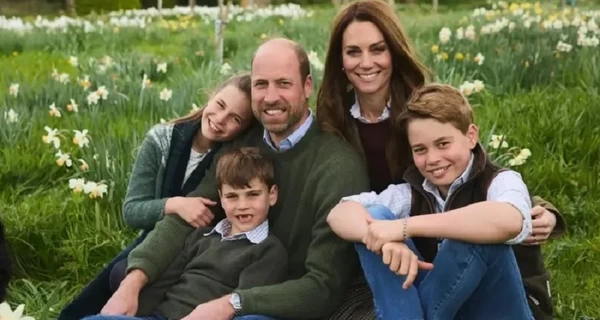 Рождественские открытки королевских семей - от величественных образов до щенков