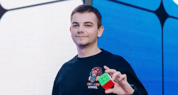 Рекордсмен Украины по спидкубингу: из 1500 кубиков Рубика составил портрет Кевина из «Сам дома»