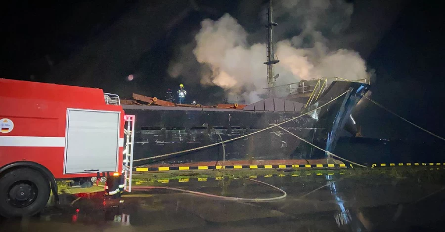 Через масовану російську атаку в акваторії порту 