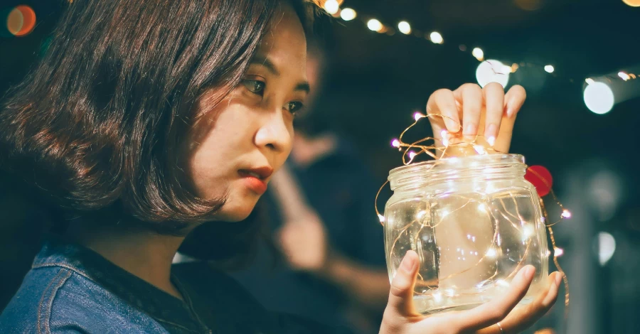 Чи небезпечні святкові гірлянди для зору: думка офтальмологів