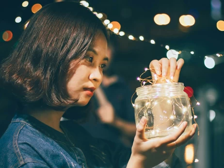 Чи небезпечні святкові гірлянди для зору: думка офтальмологів