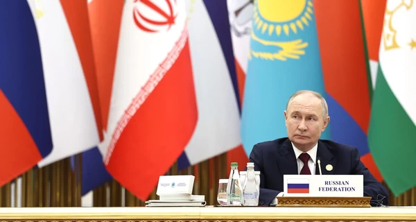 Россия и не примет, и не отклонит мирный план Украины и США из 20 пунктов, - Bloomberg