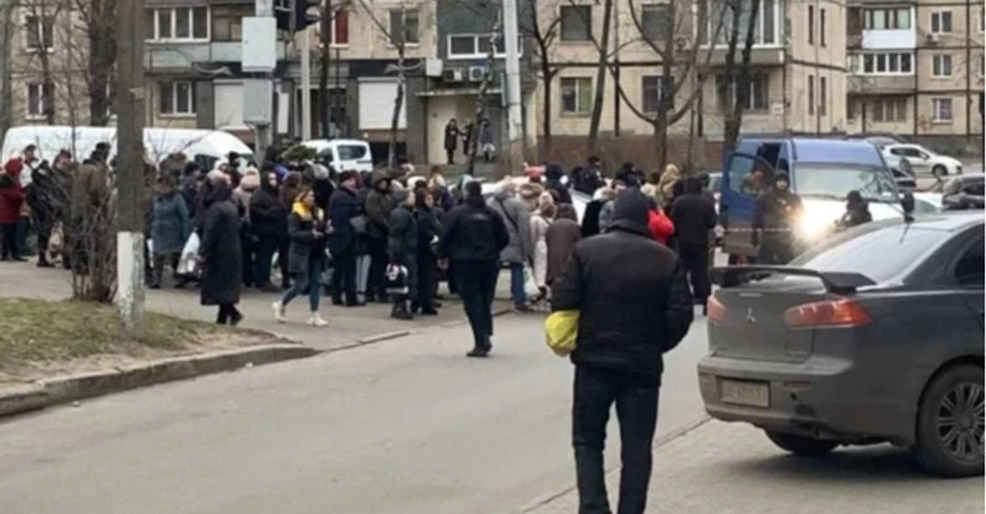  В Днепре мужчина ранил ножом двух военных ТЦК, один из них открыл огонь