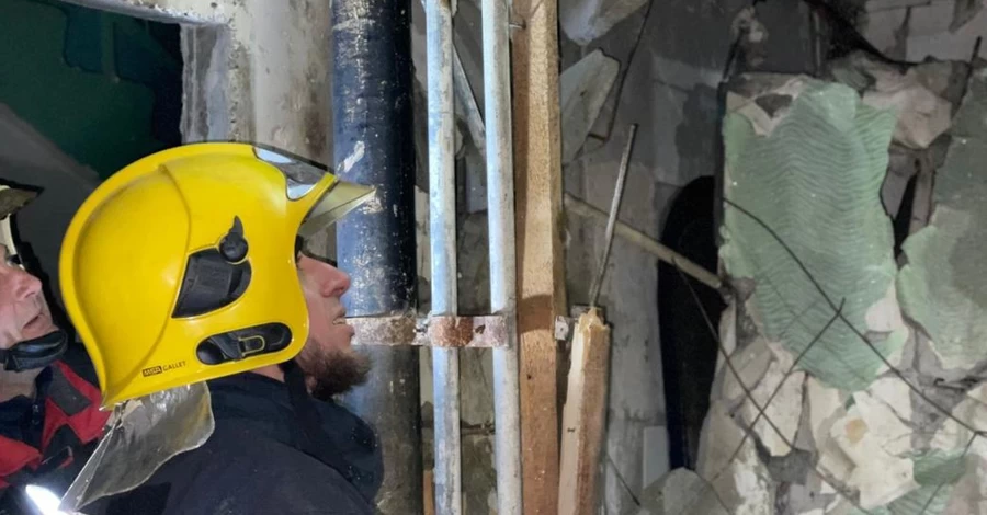 Россия ударила КАБом по Запорожскому району, есть погибшие и раненые