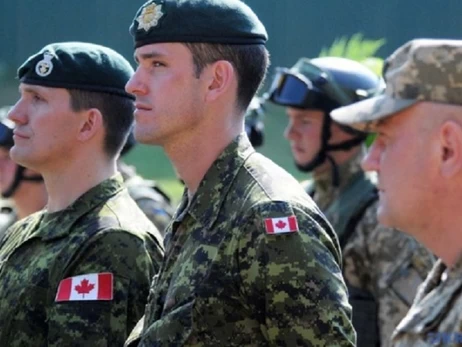 Є договір про 