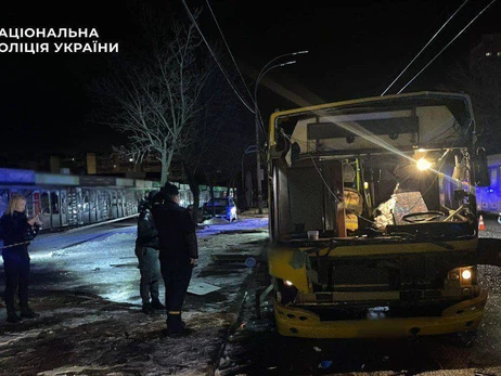 У Києві пролунав вибух в автобусі, правоохоронці працюють на місці 