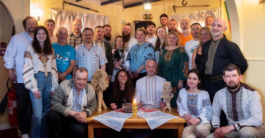 Пингвины, колядки и праздничный ужин – как полярники отметили Рождество в Антарктиде