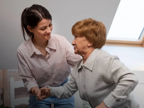 Оклады соцработников вырастут в 2,5 раза с нового года 