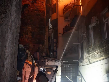 На Дніпропетровщині росіяни вночі атакували навчальний заклад, а Херсон - знеструмили