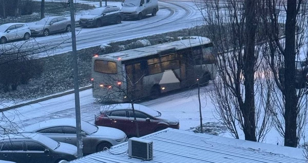 Киев замело снегом, а шесть областей из-за непогоды остались без света