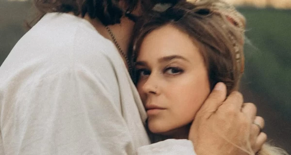 Певица Лавика впервые стала мамой