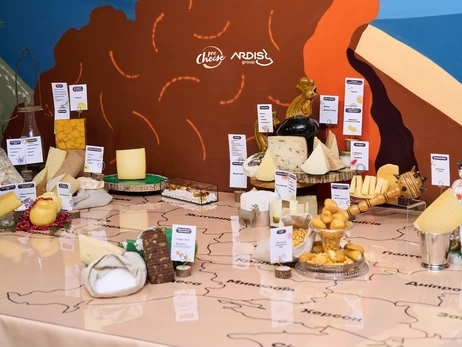 Чорний чеддер і «Говерла» з пліснявою: 65 кращих українських сирів на Сирній мапі