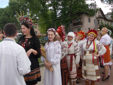 Рятівниця старовинних вишиванок із Бахмута: Моя колекція — це теж зброя