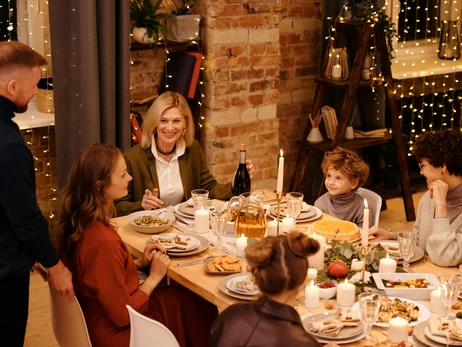 Новорічне застілля без наслідків: як не набрати зайвих кілограмів на свята