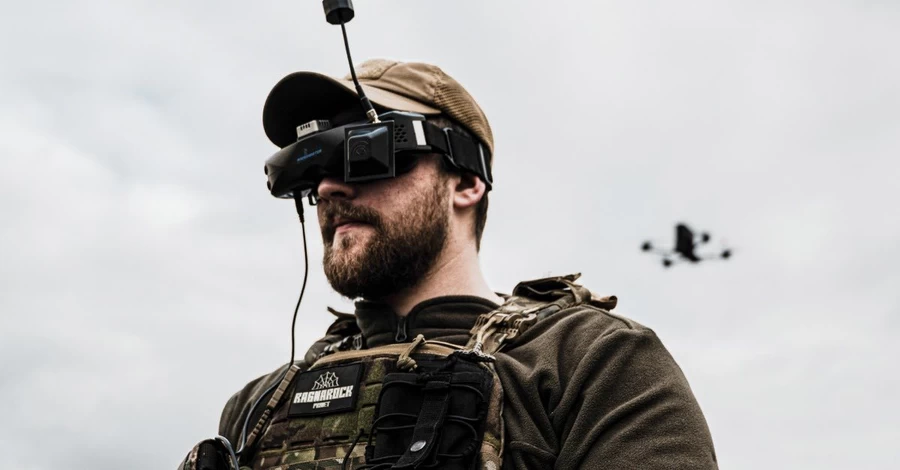 Украинские дроны ударили по российской базе с топливом на Луганщине и станции в Крыму 