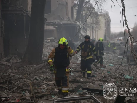 В Харькове под завалами многоэтажки обнаружены тела 3-летнего мальчика и женщины
