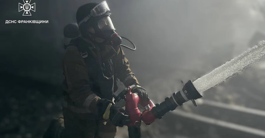 На Полтавщине ночью РФ повредила здание и склад предприятия, а в Чернигове – более сотни автомобилей и дома