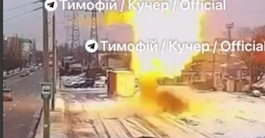 Россияне ударили по Днепру, один из дронов взорвался, зацепившись за провод