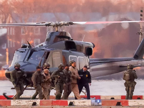 Мадуро и его супругу доставили в суд Нью-Йорка на бронемашине