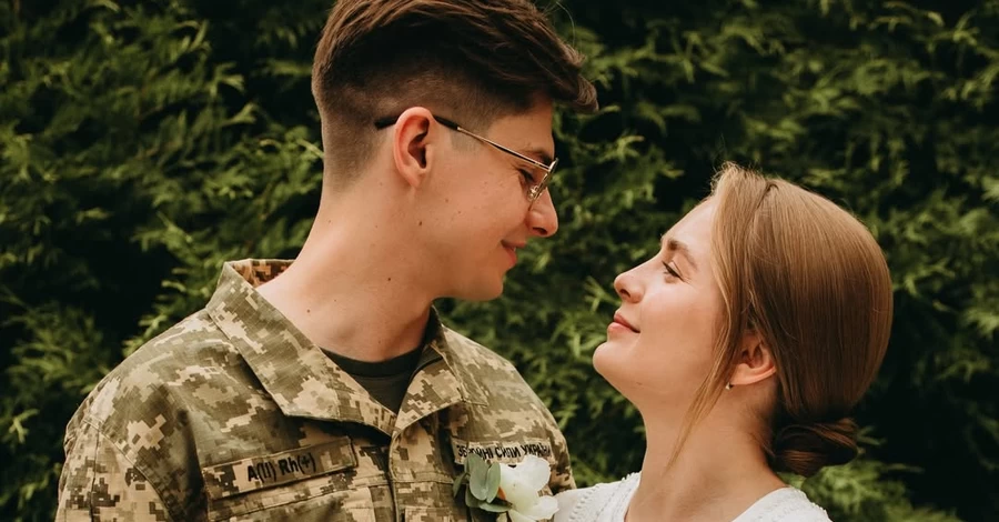 Колишня кохана загиблого пілота “Джуса” зіткнулася з хейтом через весілля