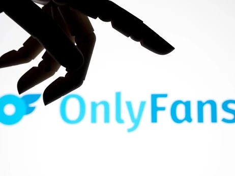 США почали видавати моделям OnlyFans візи талантів 